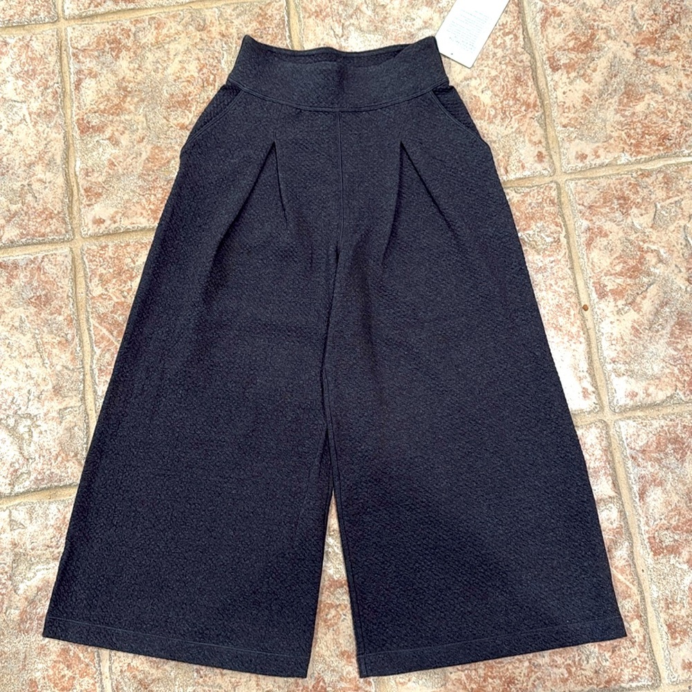 Lululemon Textured Wide Leg Pleated Capris